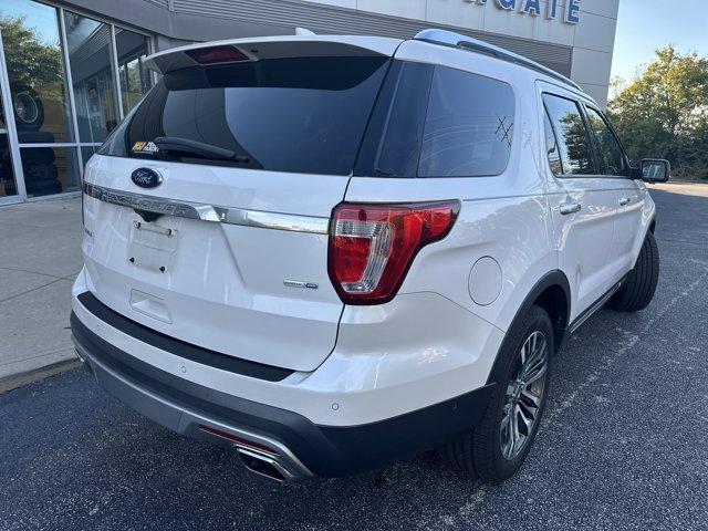 Photo of 2017 White Platinum Tri-Coat Metallic Ford Explorer