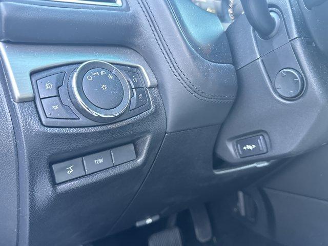 Photo of 2017 White Platinum Tri-Coat Metallic Ford Explorer