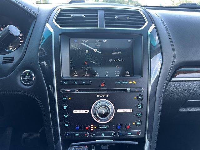 Photo of 2017 White Platinum Tri-Coat Metallic Ford Explorer