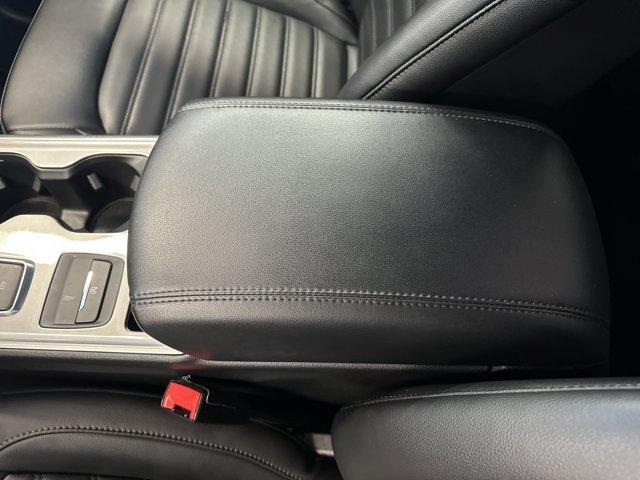 Photo of 2024 Agate Black Metallic Ford Edge