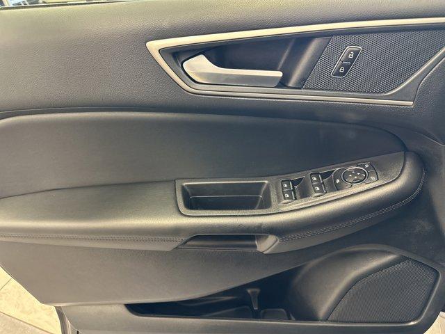 Photo of 2024 Agate Black Metallic Ford Edge