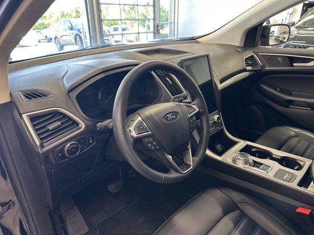 Photo of 2024 Agate Black Metallic Ford Edge