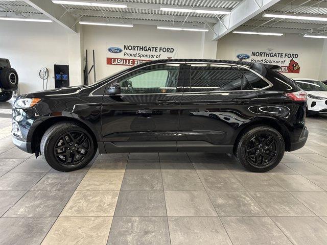 Photo of 2024 Agate Black Metallic Ford Edge