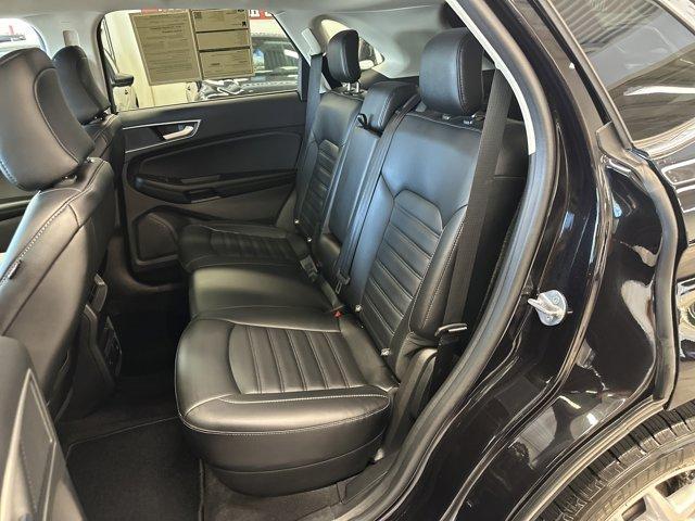 Photo of 2024 Agate Black Metallic Ford Edge
