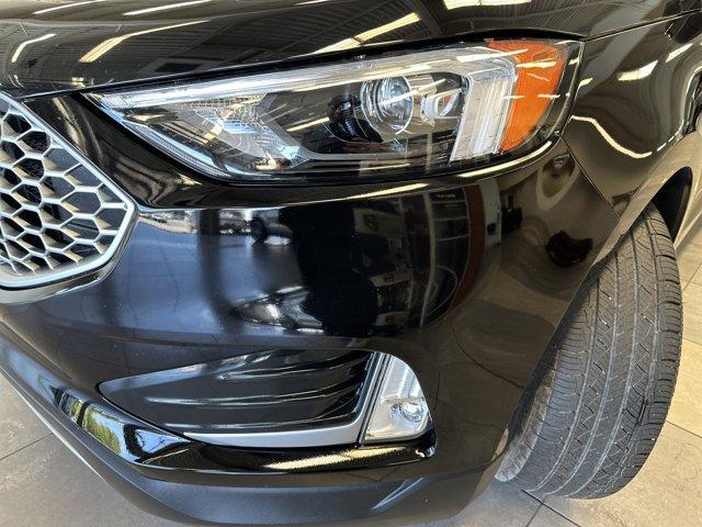 Photo of 2024 Agate Black Metallic Ford Edge
