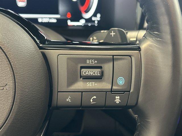 Photo of 2022 Red 2 Tone Nissan Pathfinder