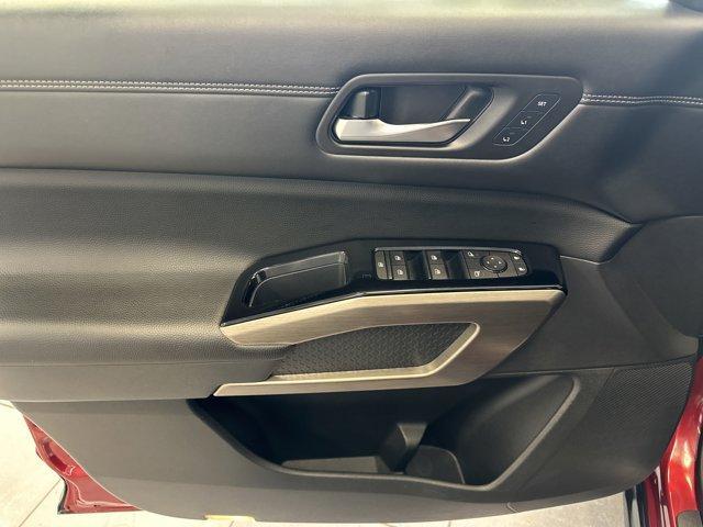 Photo of 2022 Red 2 Tone Nissan Pathfinder