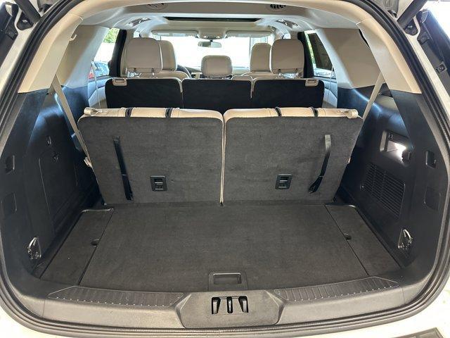 Photo of 2023 Star White Ford Explorer