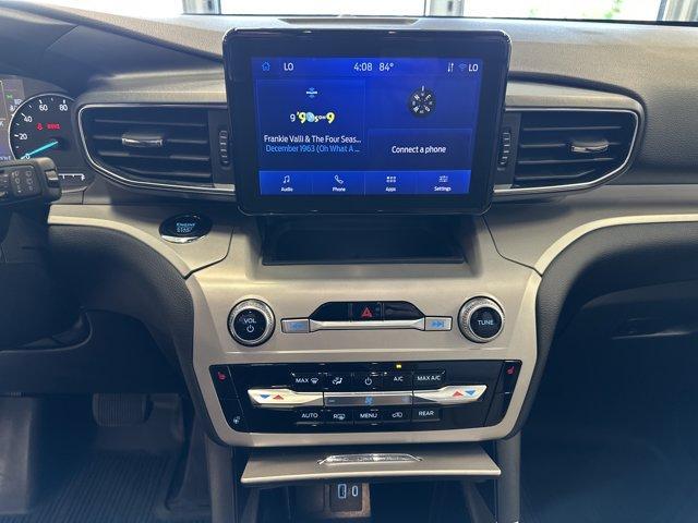 Photo of 2023 Star White Ford Explorer
