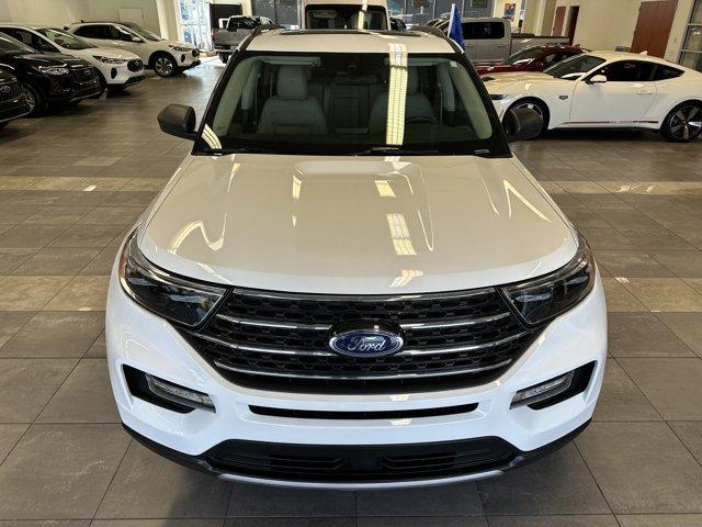 Photo of 2023 Star White Ford Explorer