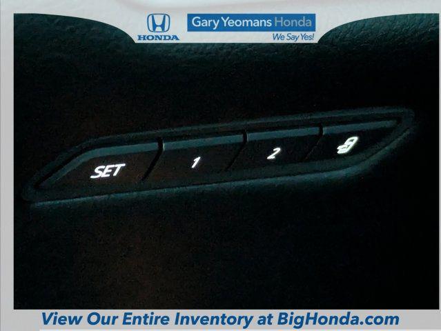 Photo of 2021 Crystal White Tricoat Cadillac XT5