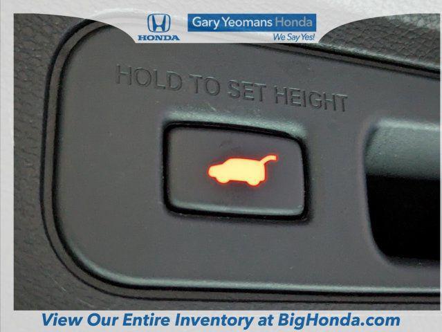 Photo of 2023 Crystal Black Pearl Honda Odyssey