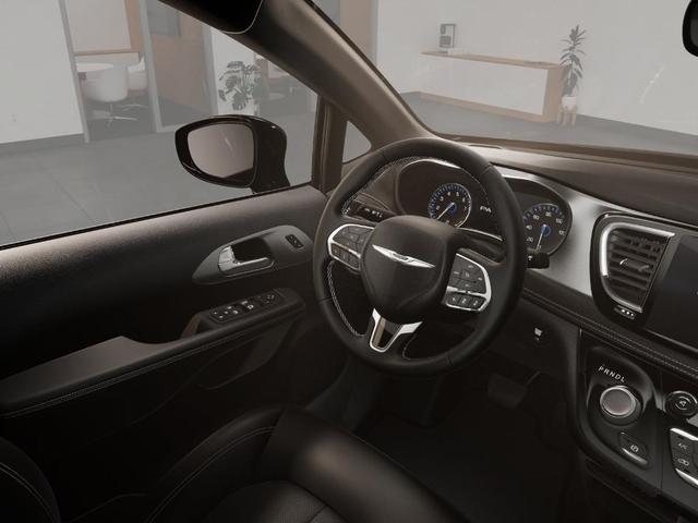 Photo of 2026 Bright White Clearcoat Chrysler Pacifica