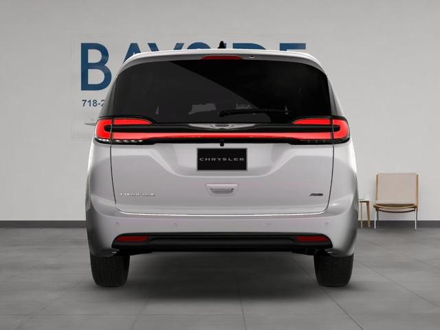 Photo of 2026 Bright White Clearcoat Chrysler Pacifica