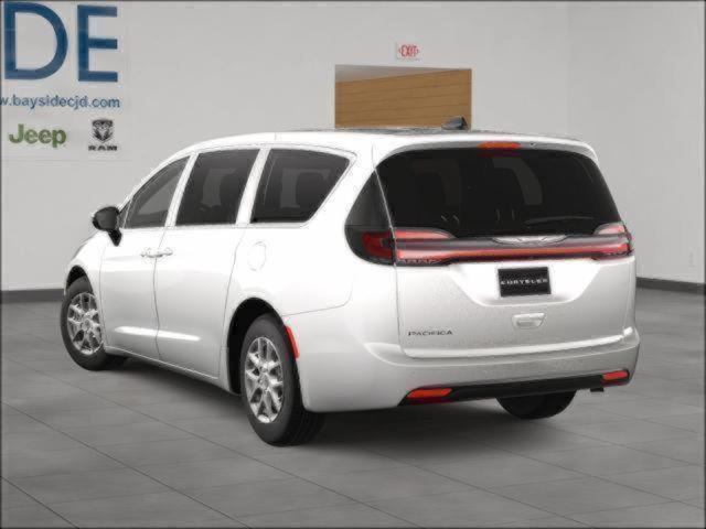 2025 Chrysler Pacifica photo 4