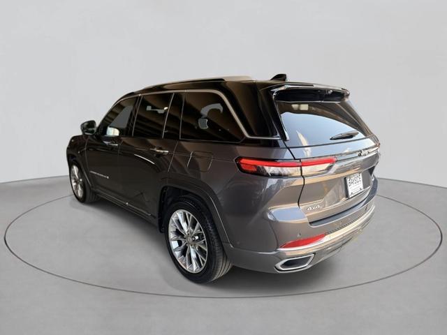 Photo of 2023 Metallic Jeep Grand Cherokee