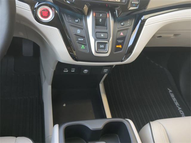 Photo of 2025 Silver Metallic Honda Odyssey