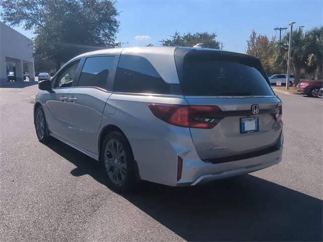 Photo of 2025 Silver Metallic Honda Odyssey