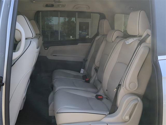Photo of 2025 Silver Metallic Honda Odyssey