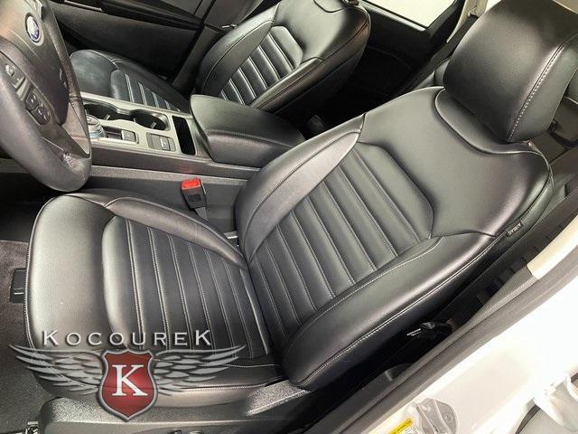 Photo of 2022 Oxford White Ford Edge