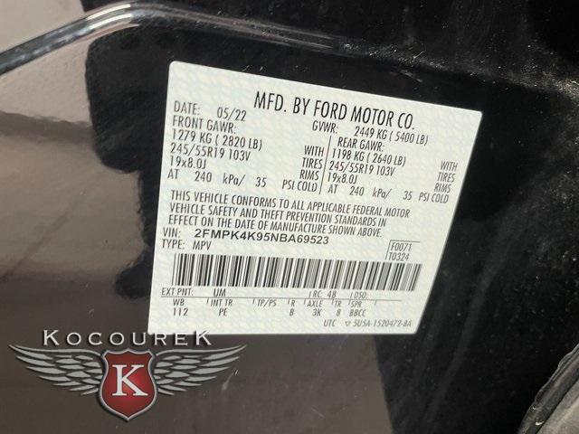 Photo of 2022 Black Metallic Ford Edge