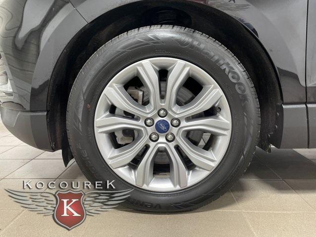 Photo of 2022 Black Metallic Ford Edge