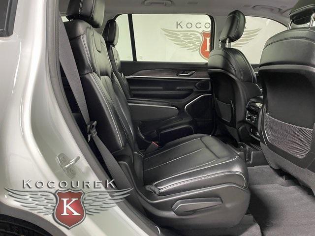 Photo of 2021 Bright White Clearcoat Jeep Grand Cherokee L