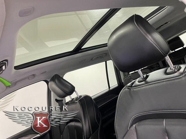 Photo of 2021 Bright White Clearcoat Jeep Grand Cherokee L