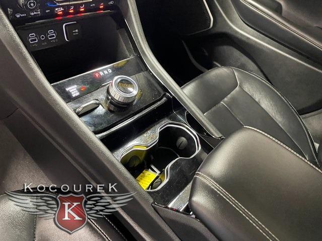Photo of 2021 Bright White Clearcoat Jeep Grand Cherokee L