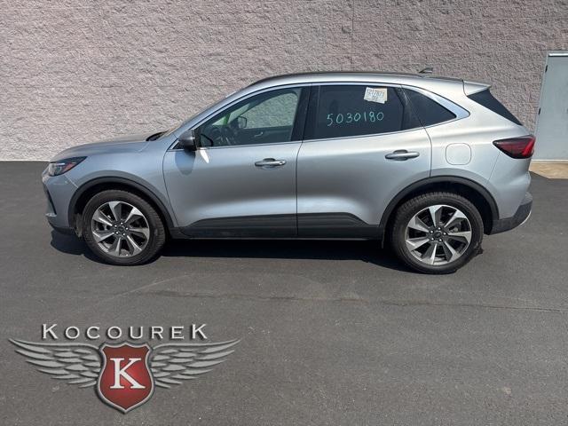 Photo of 2023 Silver Ford Escape