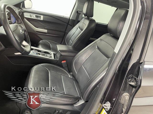 Photo of 2023 Black Ford Explorer