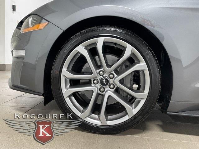 Photo of 2021 Gray Ford Mustang