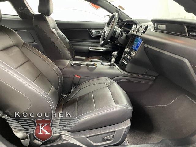 Photo of 2021 Gray Ford Mustang