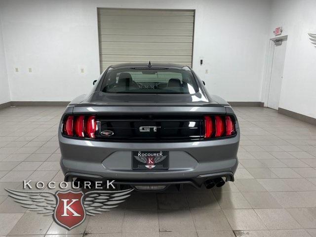 Photo of 2021 Gray Ford Mustang