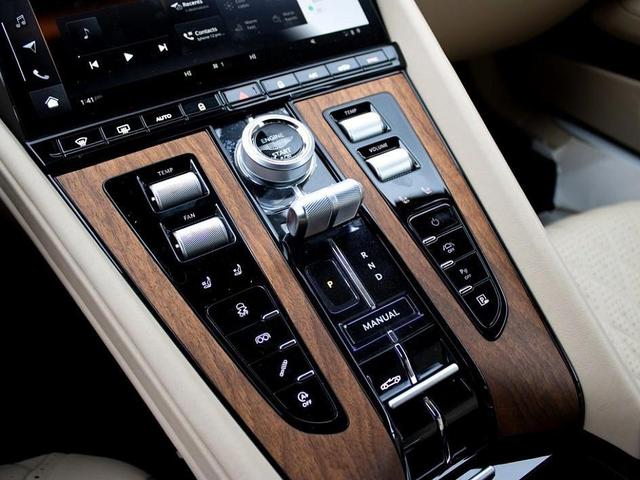 Photo of 2025 Titanium Gray Aston Martin DB12