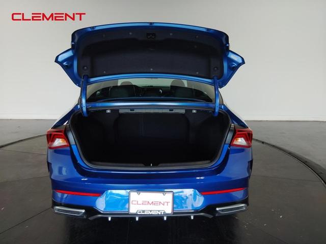 Photo of 2022 Sapphire Blue Kia K5