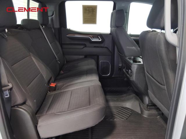 Photo of 2022 Silver Ice Metallic Chevrolet Silverado 1500