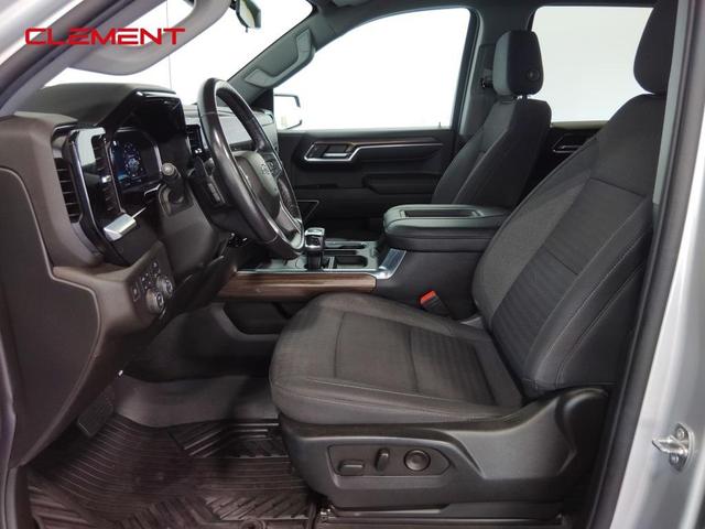 Photo of 2022 Silver Ice Metallic Chevrolet Silverado 1500