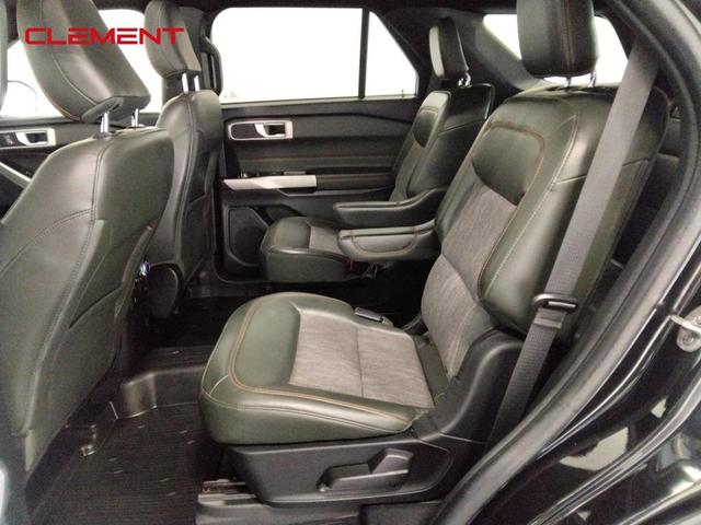 Photo of 2022 Agate Black Metallic Ford Explorer
