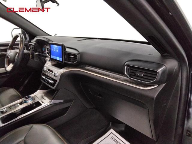 Photo of 2022 Agate Black Metallic Ford Explorer