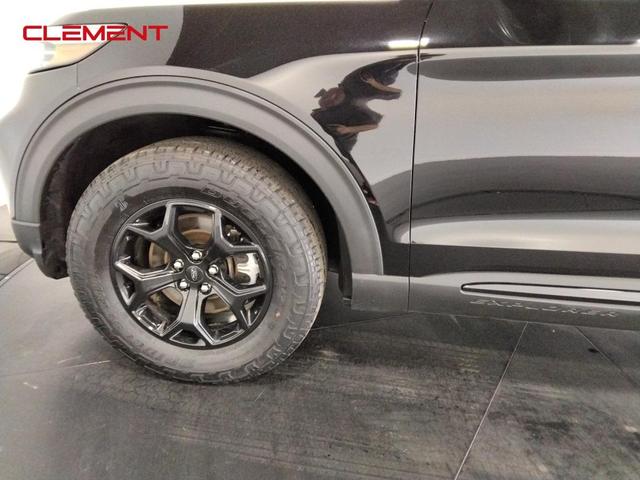 Photo of 2022 Agate Black Metallic Ford Explorer