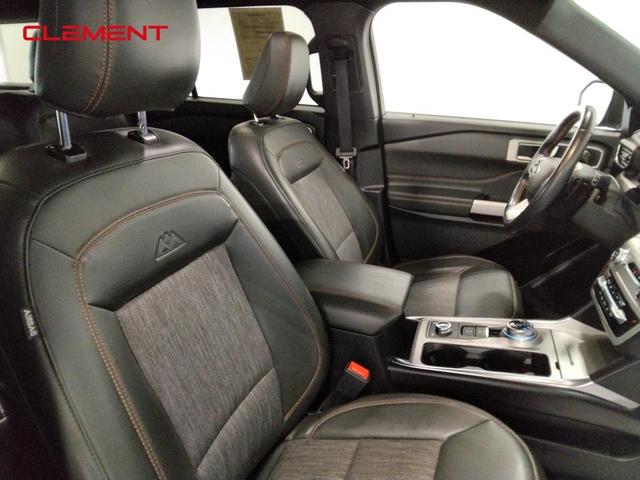 Photo of 2022 Agate Black Metallic Ford Explorer