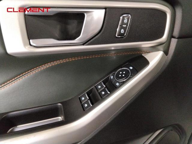 Photo of 2022 Agate Black Metallic Ford Explorer