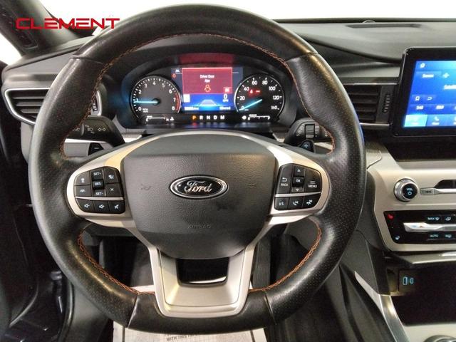 Photo of 2022 Agate Black Metallic Ford Explorer