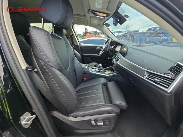 Photo of 2022 Jet Black BMW X7