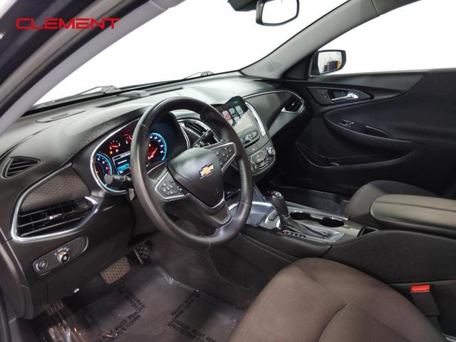 Photo of 2018 Nightfall Gray Metallic Chevrolet Malibu