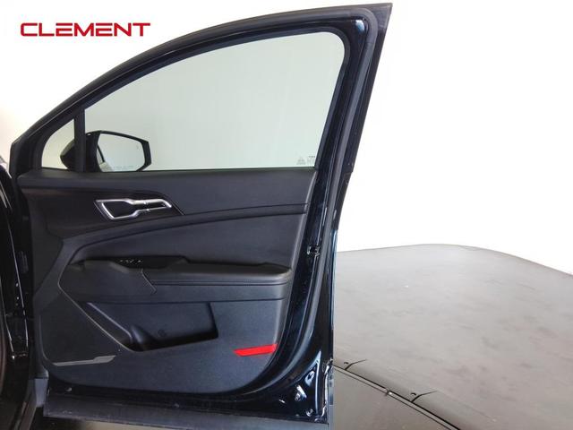Photo of 2023 Ebony Black Kia Sportage