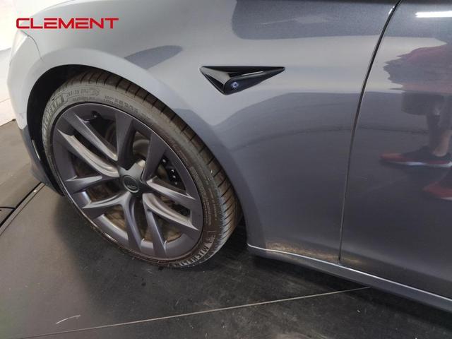 Photo of 2022 Midnight Silver Metallic Tesla Model S