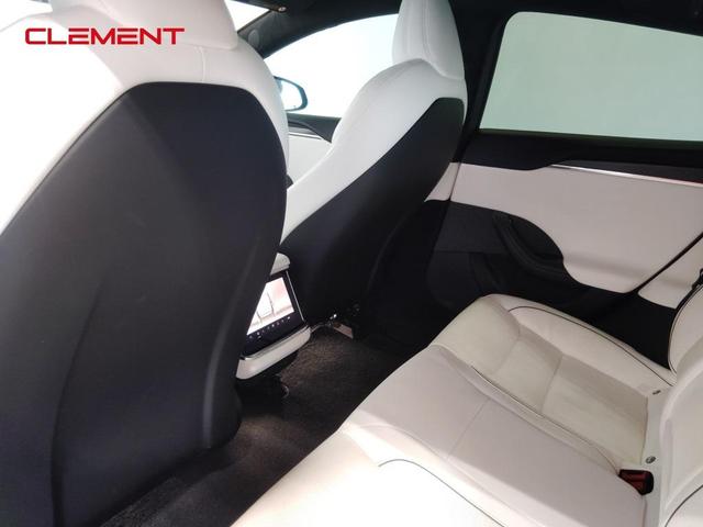 Photo of 2022 Midnight Silver Metallic Tesla Model S