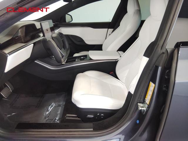Photo of 2022 Midnight Silver Metallic Tesla Model S